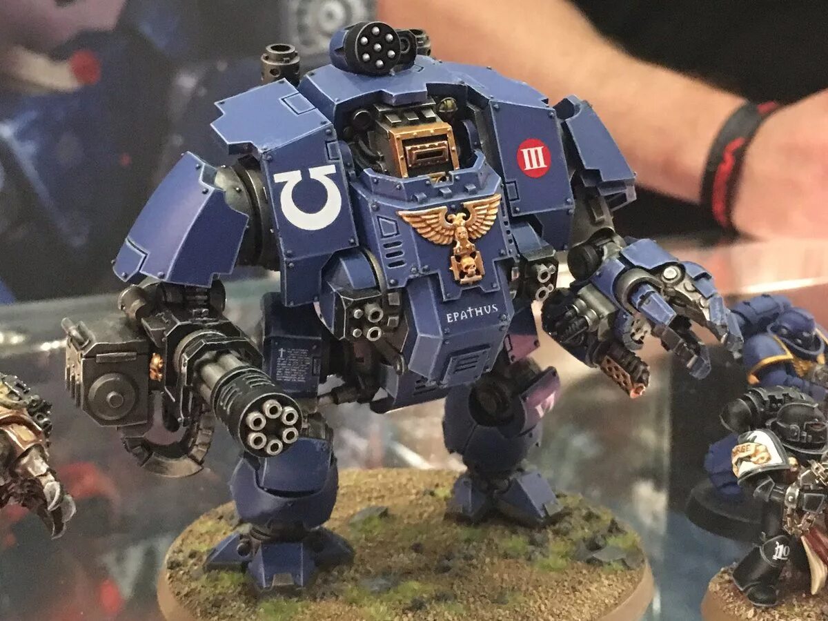 Дредноут вархаммер 40000. Вархаммер 40к дредноут. warhammer 40k дредноут. вархаммер 40000 дредноут редемптор. дредноут wh40k.