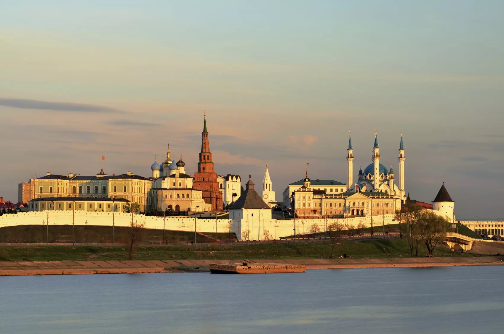 Всемирное культурное наследие поволжья. Казанский Кремль Казань. Казанский Кремль наследие ЮНЕСКО. Татарстан Казань Кремль. Памятник ЮНЕСКО Казанский Кремль.