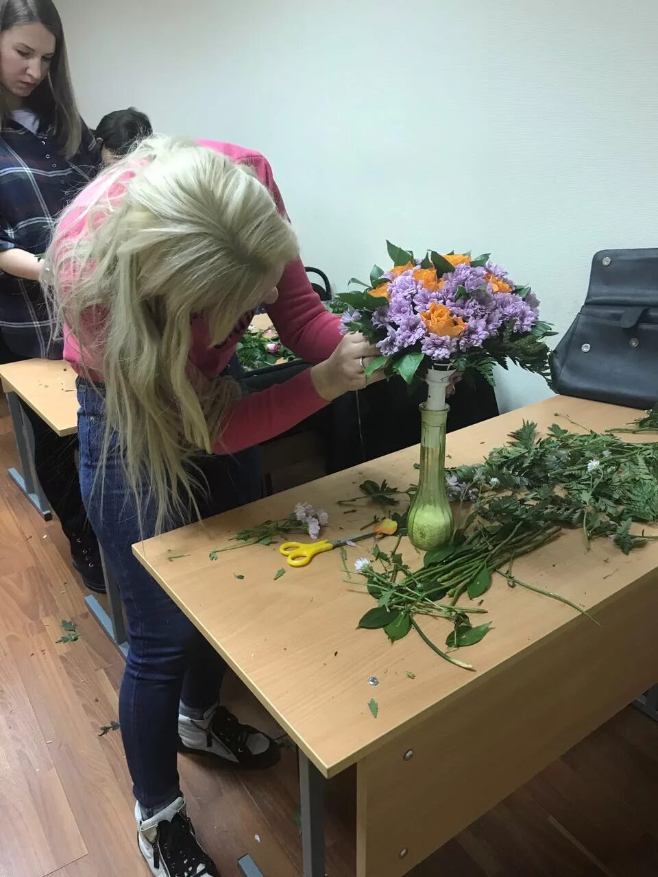Флорист после 9 класса и колледжа. Колледж славянова пермь. Флорист после праздников. Колледж флорист. Флористы к 9 мая.