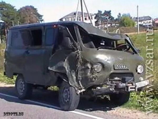 Буханка перевернулась. Авария трасса ростов волгоград. Уаз буханка разбитая. Ментовская буханка перевернулась. Буханка перевернулась.