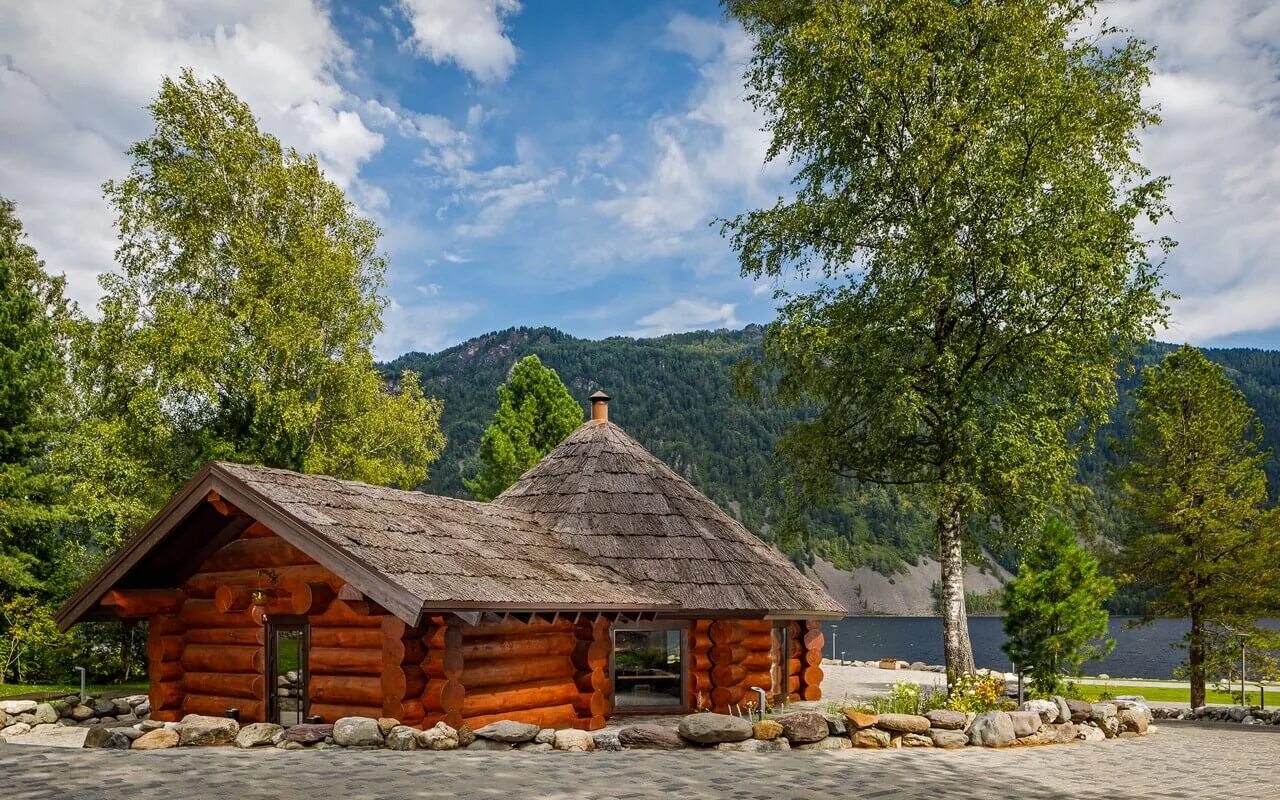 Village teletskoe. Altay Village Teletskoe, Алтай. Телецкое озеро Алтай Вилладж. Алтай Виллидж на Телецком озере. Altay Chalet горный Алтай.