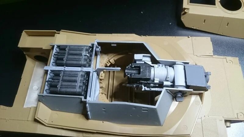 Абрамс изнутри. RFM Abrams 1/35. Танк Abrams m1a2 корпус. Абрамс m1 CATTB. Внутри танка м1 Абрамс.