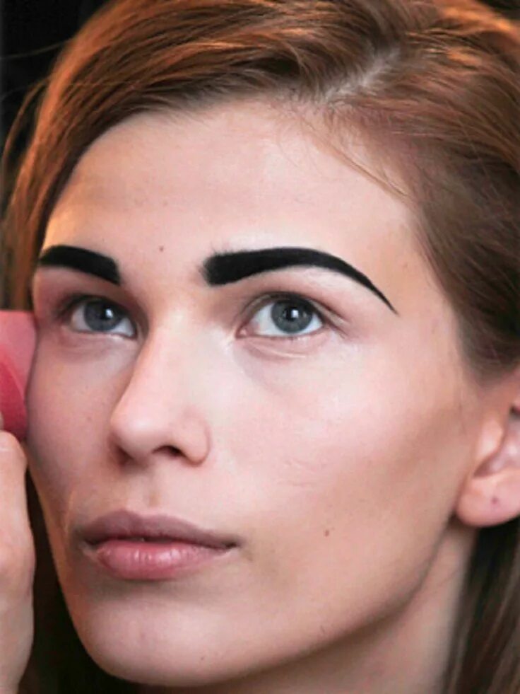 Брови, которые будут сниться в кошмарах: 10 примеров "кустарной" коррекции брове