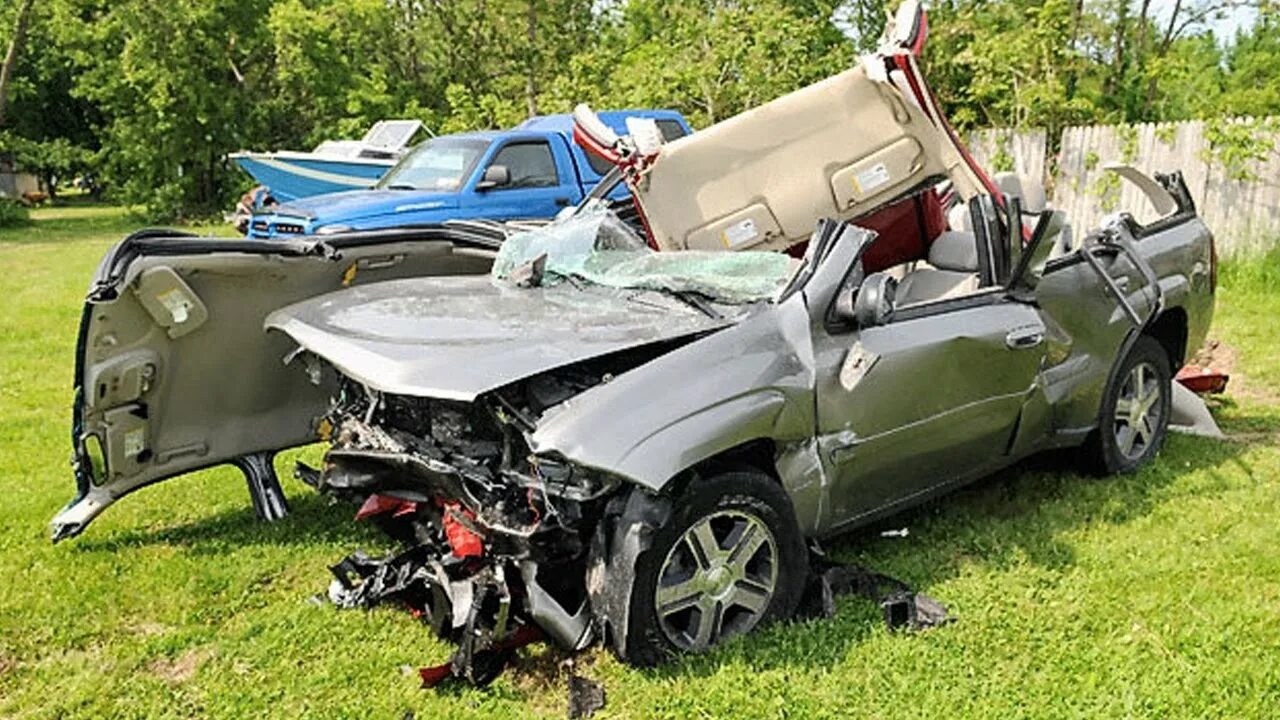 Chevrolet Tahoe crash. Trailblazer авария. Аварии Шевроле Трейлблейзер 2. Шевроле краш тест.