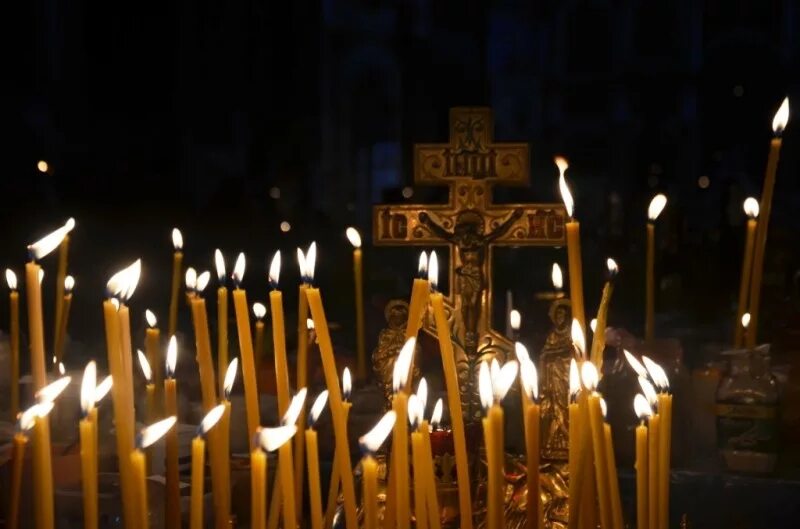 Поминальный день. Радоница поминовение усопших. Поминальный родительский день. Родительский день свеча. Радоница канун.