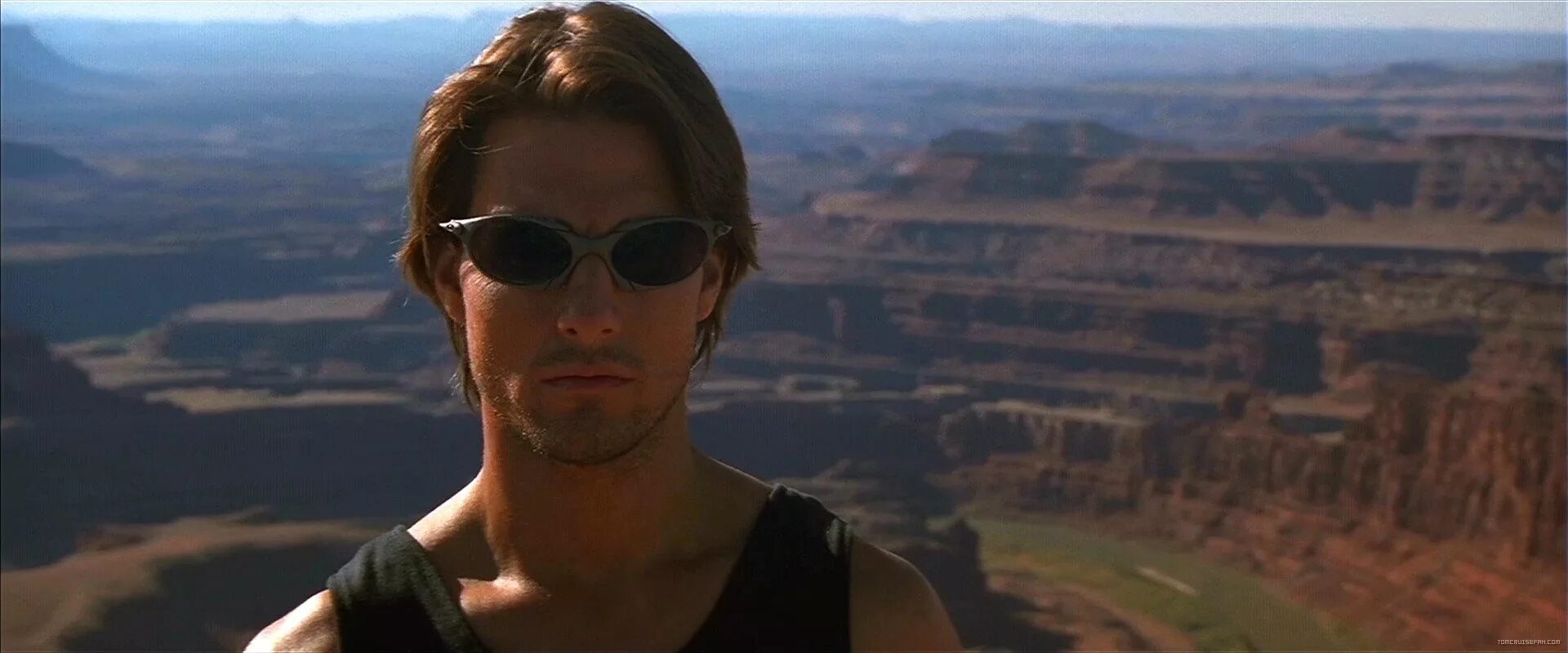 Том круз миссия невыполнима очки. Итан хант миссия невыполнима 2 в очках. Том круз в очках миссия невыполнима 1. Итан хант. Том круз миссия невыполнима 2.