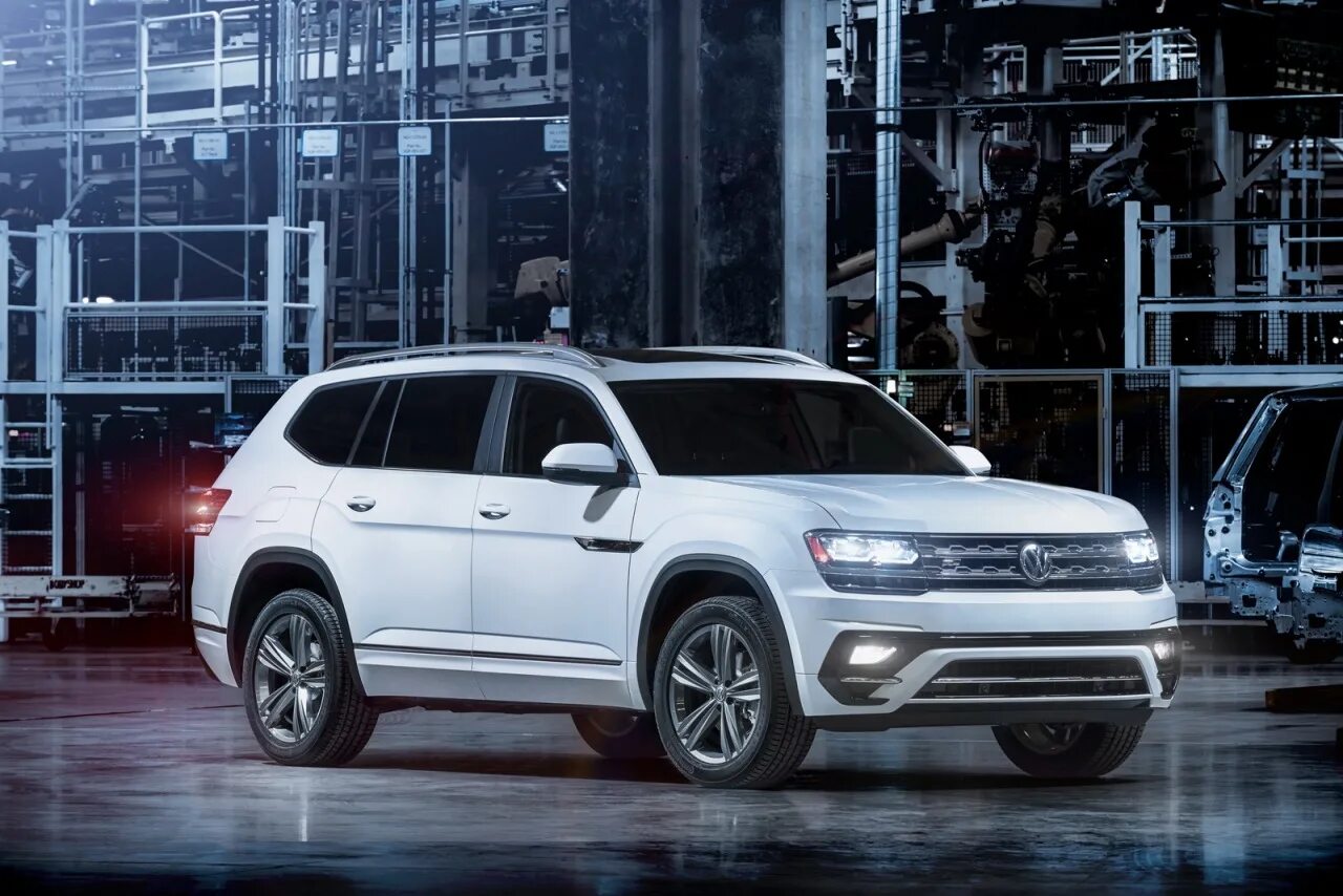 W atlas. Volkswagen teramont r line. vw atlas 2018. terramont volkswagen 2025 r-line. фольксваген атлас 2017.