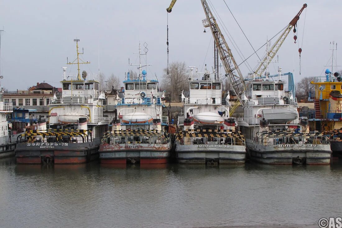 Волгарь 33 теплоход. Ахмат волгарь. Волгарь 19. Футбольный клуб. Волгарь 28.