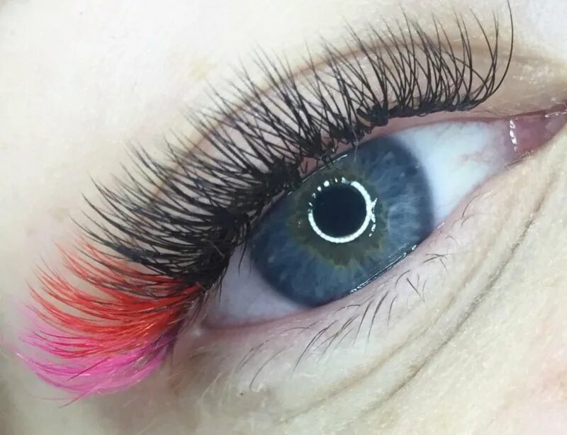 Наращивание ресниц детям. Цветные ресницы. цветные нарощенные ресницы.