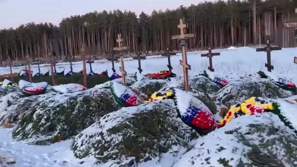 Похоронить на северном кладбище. Северное кладбище Березовский Свердловская область. Кладбище Вагнера в Березовском. Вагнер ЧВК могилы солдат. Челябинск кладбище сво.