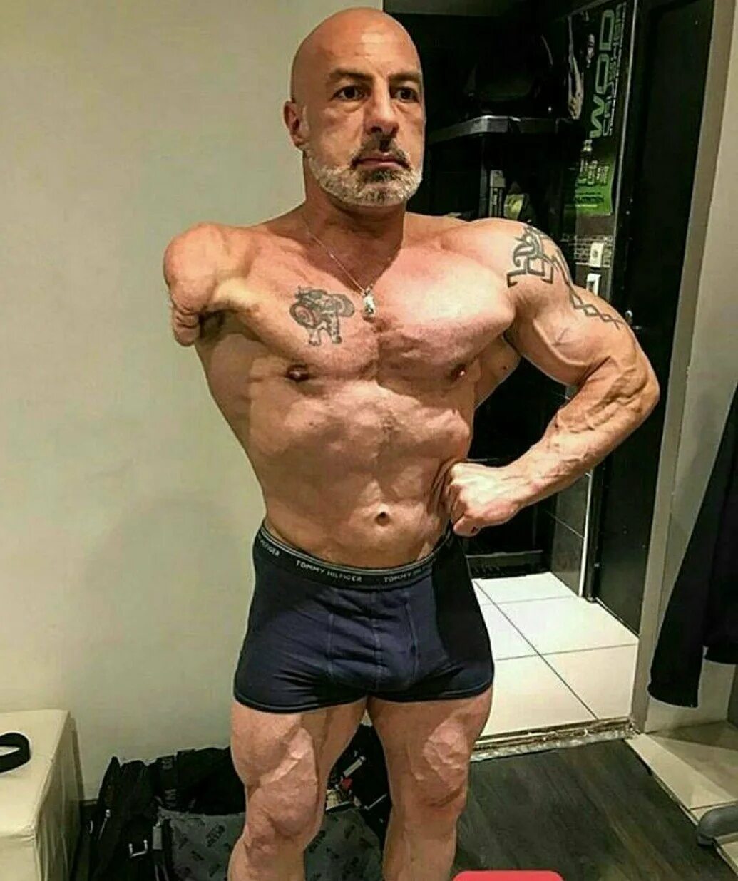 Когда побежденный достоин уважения. Чем можно пожертвовать ради победы итоговое сочинение. Когда побежденный достоин уважения. Мечта цитаты великих людей. Мемы достойны уважения.