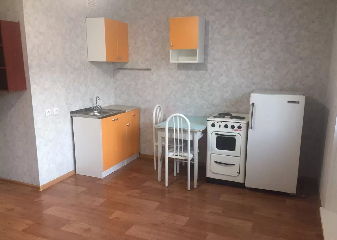 Командир партизанского отряда кащеев николай. Комнатных партизан. Квартиру партизанская комнатная. Красноярск общежитие партизана железняка 3в. Комнатных партизан.