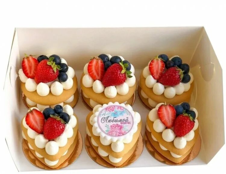 Кондитерская задания для детей. В каждом наборе было по 8 пирожных. Сладкие кондитерские наборы. Подарочный набор пирожных. В каждом наборе было по 8 пирожных.