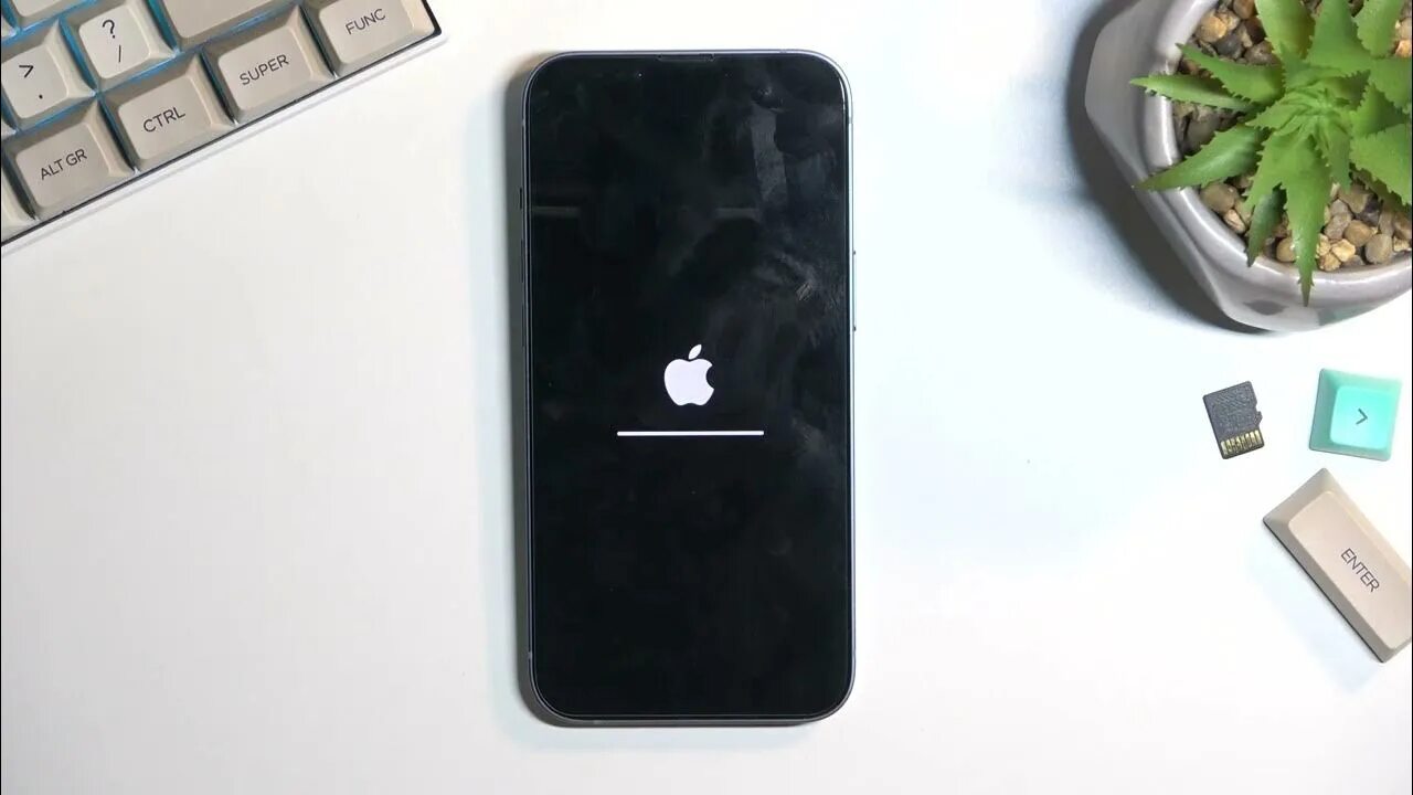 Перезагрузить айфон 8. Hard reset iphone 14. Как сделать жесткую перезагрузку айфон. Жесткая перезагрузка айфон 14. Как перезагрузить iphone 13.