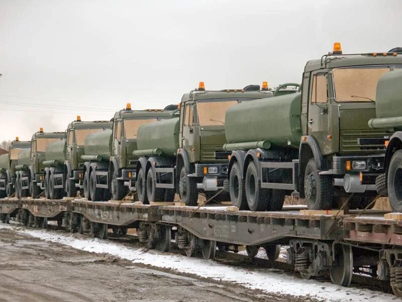 Транспортные войска. Военные перевозки. Перевозка военной техники. Военная техника на ЖД. Военно транспортные войска