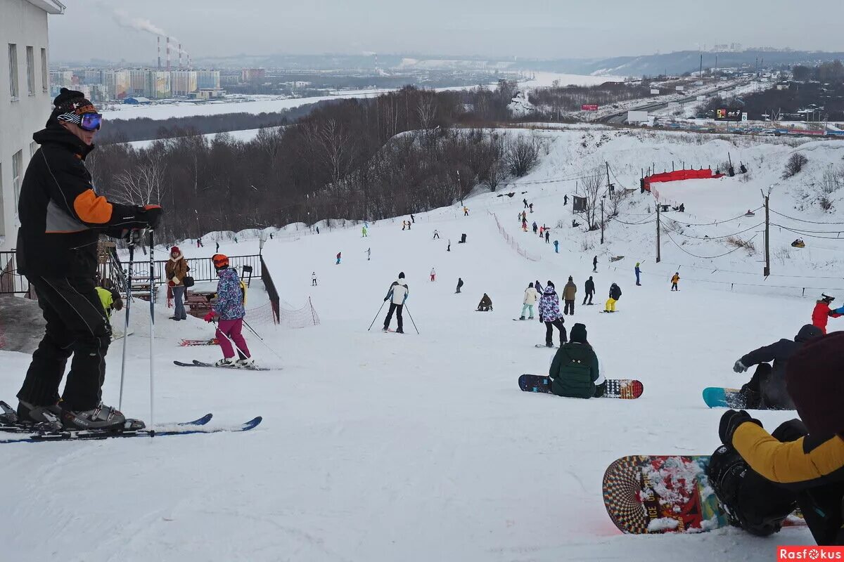 Склон Нижний Новгород. Спортивная деревня новинки в Нижнем Новгороде. Горнолыжные склоны Нижний Новгород. Горнолыжный спуск Нижний Новгород.