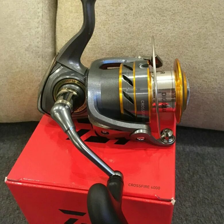 Дайва кроссфаер. Катушка Daiwa Crossfire 4000. Катушка дайва 4000 для фидера. Катушка дайва кроссфаер 4000 2005г. Катушка Топовая для фидера.