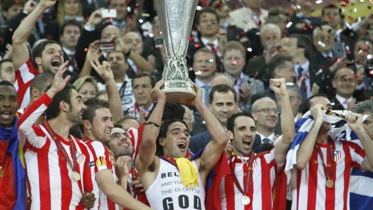 2012 eu. Лига европы 2011-2012 финал. кубок уефа 2012. лига европы 2012. лига европы 2010-2011 финал.
