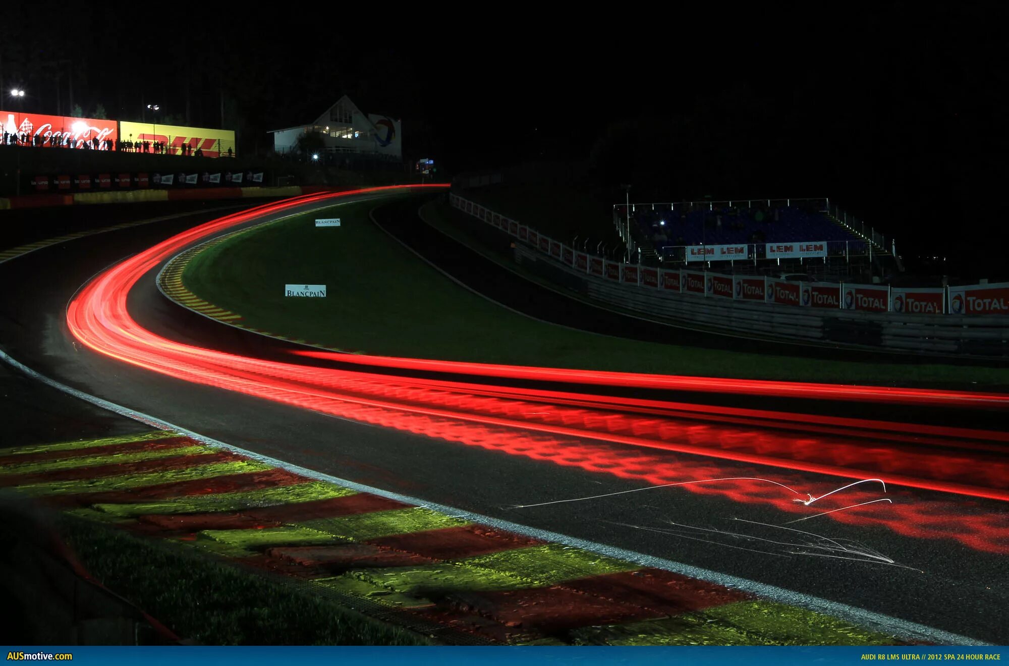 кольцевая гоночная трасса. казань ринг картинг. гоночная машина на трассе. гоночная трасса имеет. трассы в gran turismo 6.