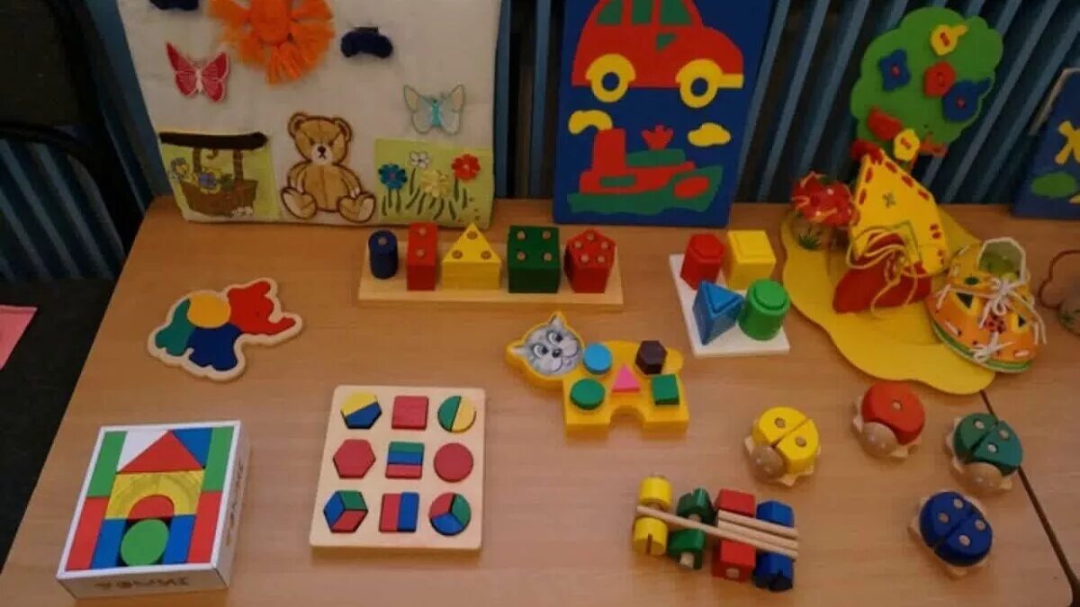 Сенсорика для детей 3-4 лет в детском. Дидактические игрушки. Игрушки для ясельной группы. Игрушки для сенсорного развития.