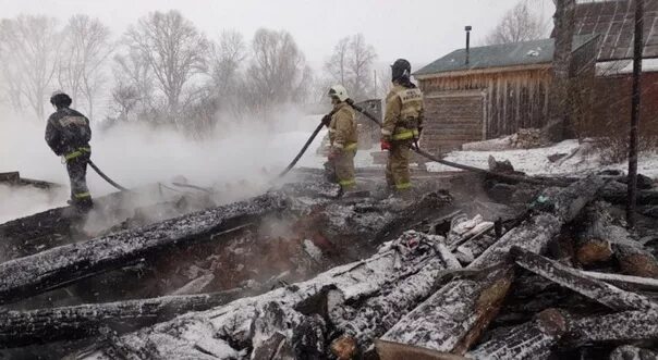 Погода в неме кировской области на месяц. Пожар в Неме Кировской области сегодня. В Неме Кировской области сгорела техника. Пгт нема Кировская область. Пожар в Слободском районе 31 января.