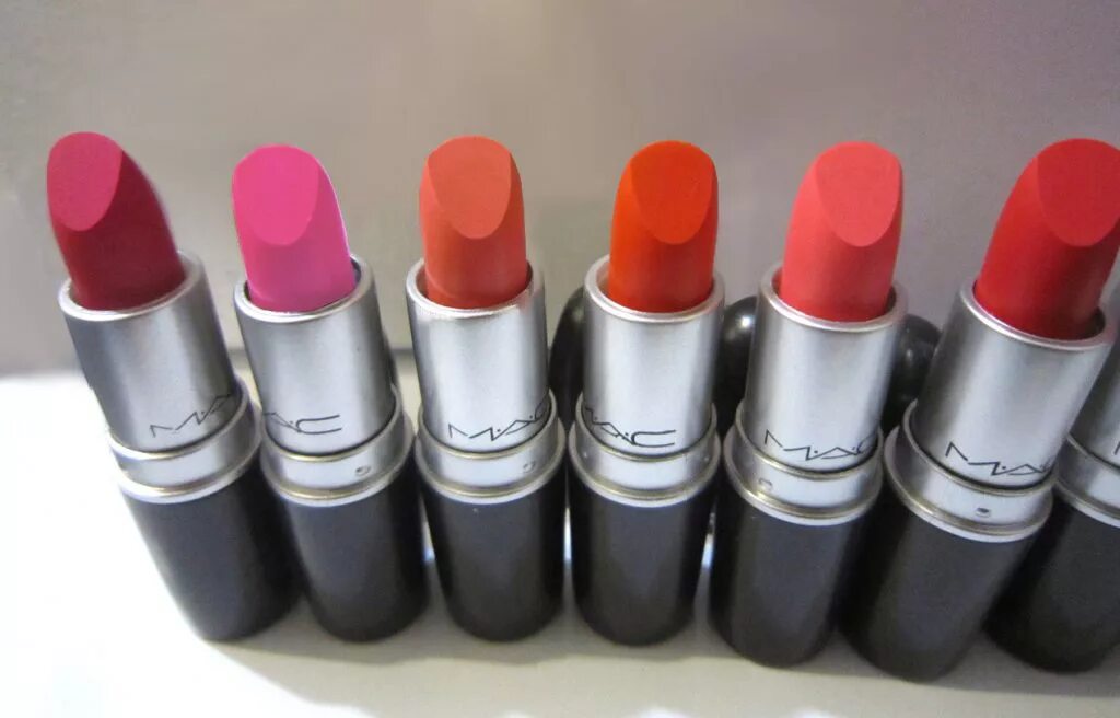 Купить стойкую помаду. Mac Matte. Mac Lipstick Matte. Помада Mac Matte 916. Помада Mac Giambattista тон 20.