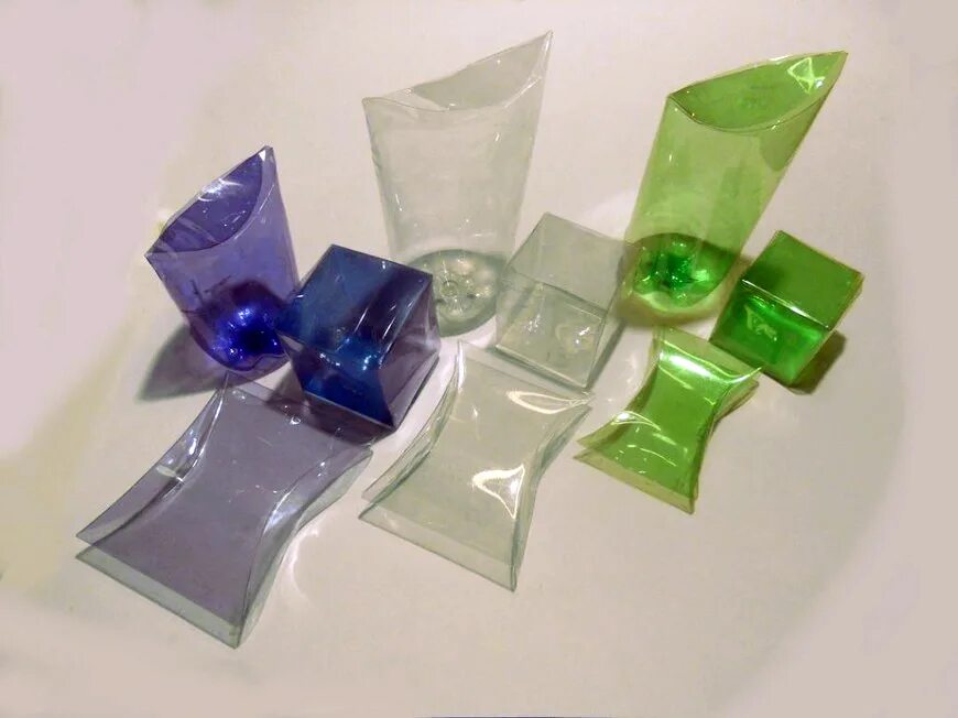 Подарочная шкатулка из пластиковой бутылки. Коробочки из бутылки. Подарочная коробочка из пластиковой бутылки. Шкатулка из пластиковых бутылок. Коробочки для подарков из пластиковых бутылок.