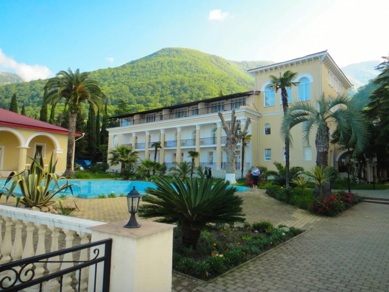 колхида гагра абхазия. пансионат лазурный гагра. лазурный берег 3 гагра. отель лазурный берег абхазия гагра. пансионат лазурный берег гагра.