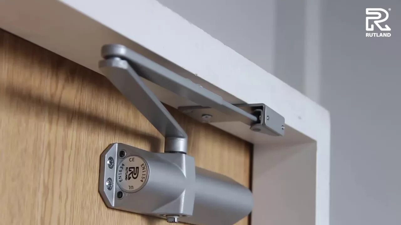 Дверные доводчики серые. Доводчик Dorma TS 83. Дверной доводчик Door closer. Доводчик дверной автоматический punto SD-2050. Доводчик дверной DUARO 206.