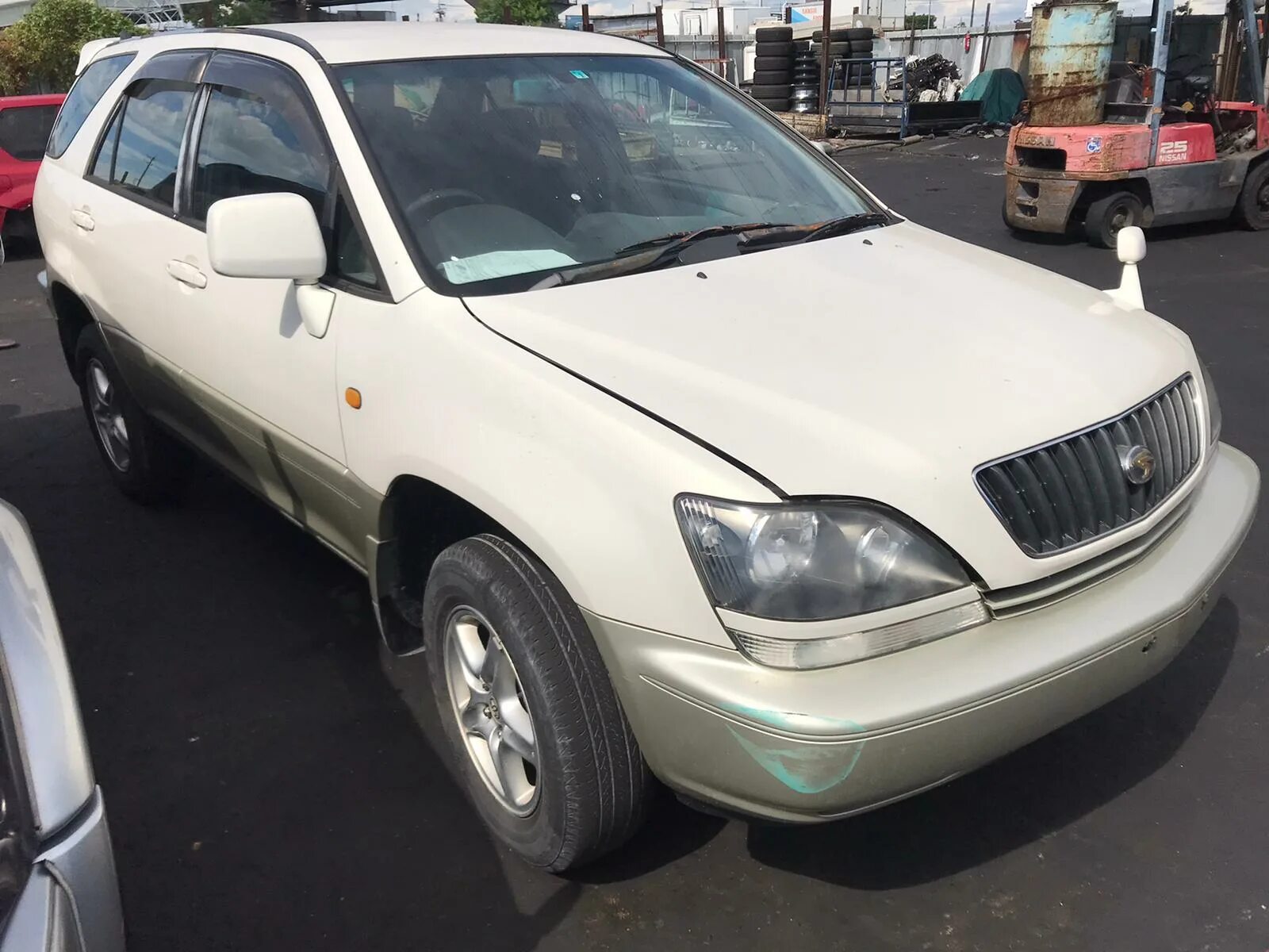 Toyota harrier 2000 год. Toyota Harrier 2000 года. Кузов sxu15. Номер кузова Харриер 2000 год 3 куб.