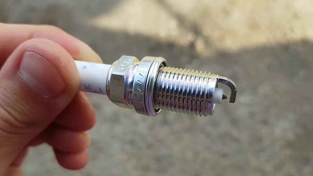 свеча ngk bkr6e*. свечи ngk иридиевые оригинал и подделка. Ngk 92182 свеча зажигания. Ngk 2756 bkr6e-11. свечи зажигания mwm.