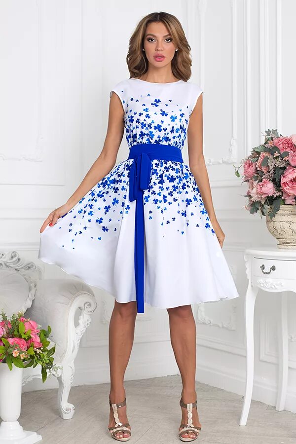 В каких магазинах можно купить платья. Бело-голубое платье. Платье летнее праздничное. Красивые женские платья. Праздничное платье для девушки.