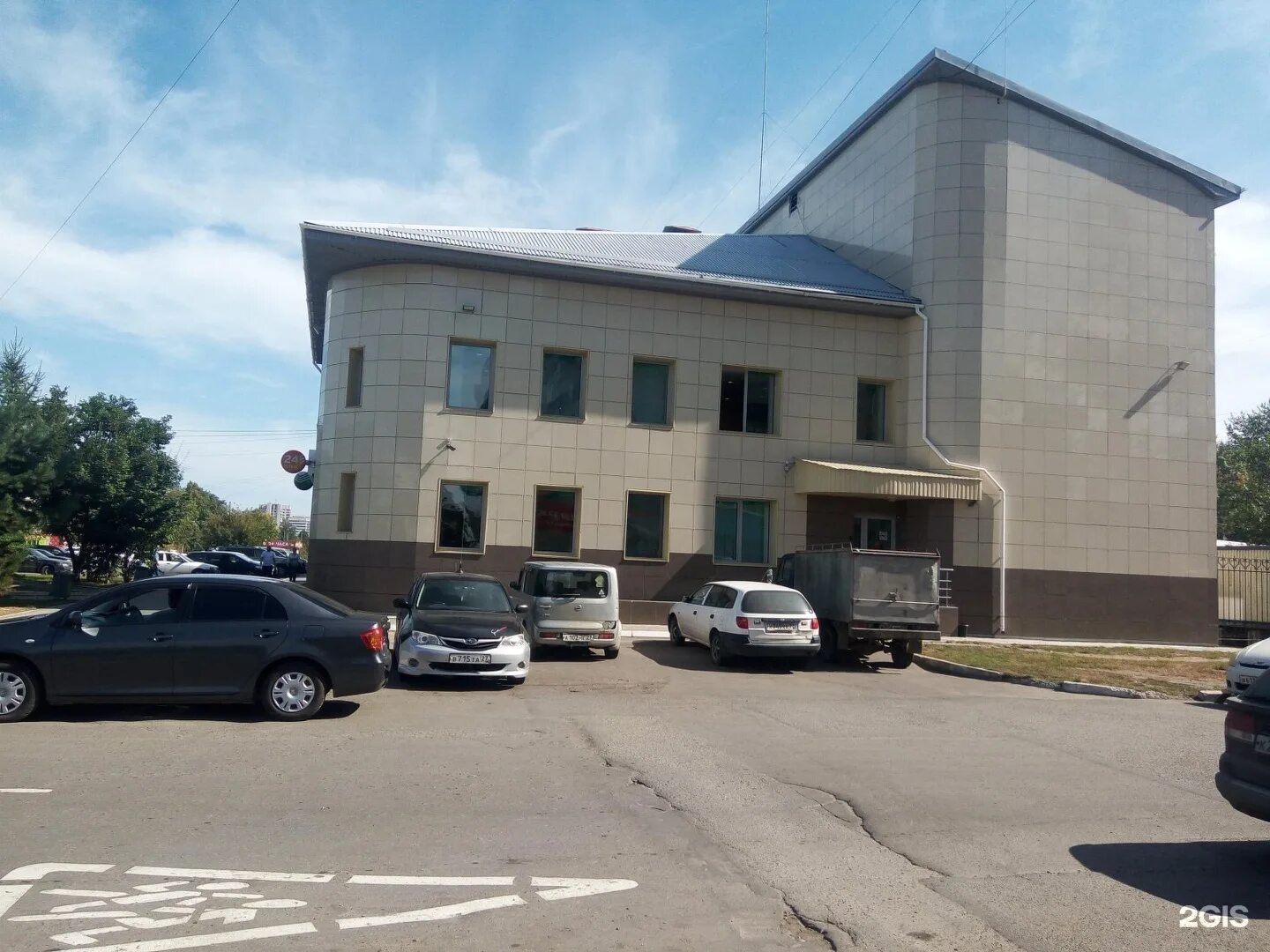 Аллея труда 8. Аллея труда 8/3 д. Аллея труда 15 в большой камень фото. Аллея труда 8. Ленина 28 невьянск.