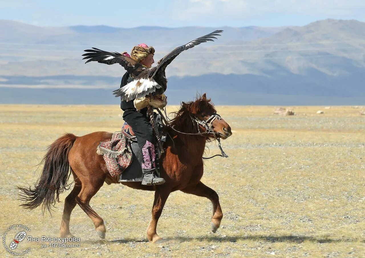 Монголы и корейцы. Бурят монголия. Бурят улыбается. Красивые монгольские имена. Монгольские имена.