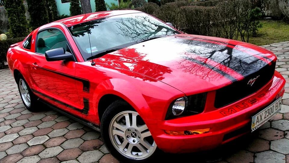 Ford Mustang 5. Форд Мустанг 5 поколения красный. Красный Мустанг 1999.