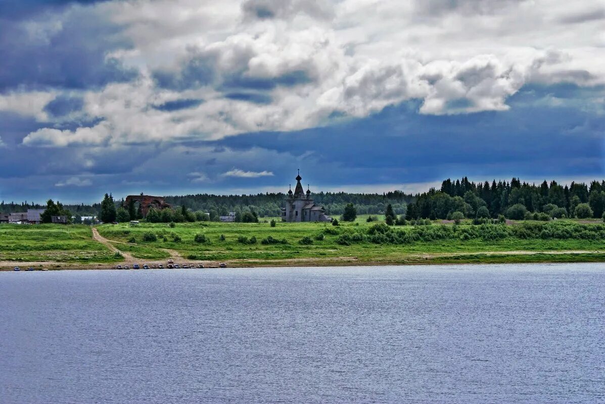 Площадь бассейна северной двины. Северная Двина. Река Северная Двина Красавино. Северная Двина с деревней. Река Северная Двина створы.