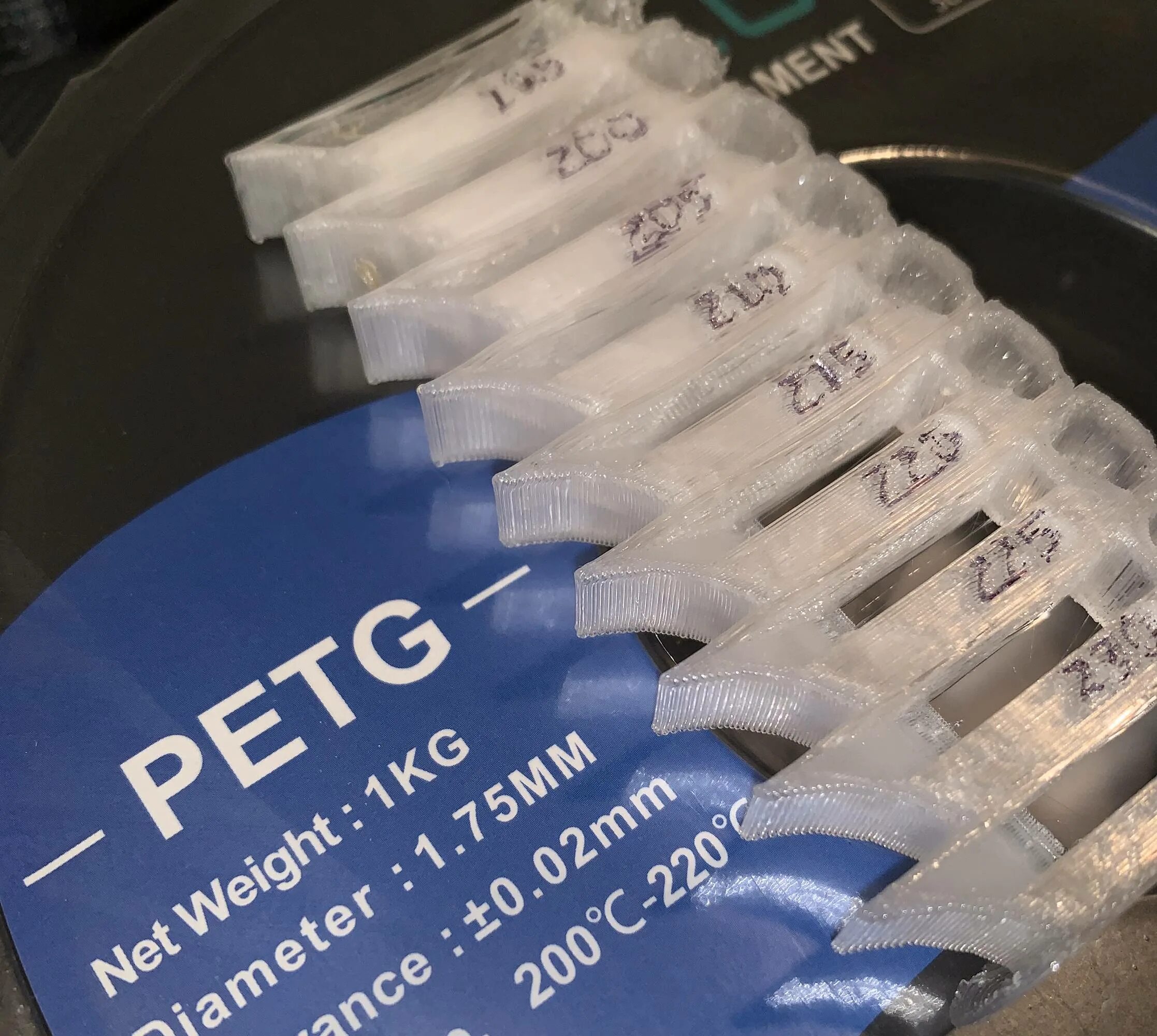 PETG материал для элайнеров. PETG пластик температура. 3д печать прозрачным пластиком. Температура стола для PETG. Petg температура стола
