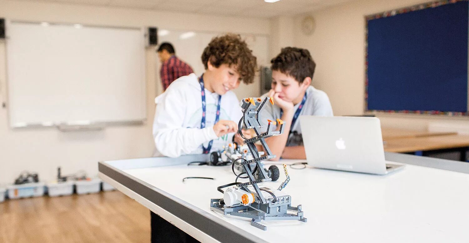 Будущее человека. Профессии будущего. Будущие профессии. Трендовые профессии. Профессии будущего видео для школьников.