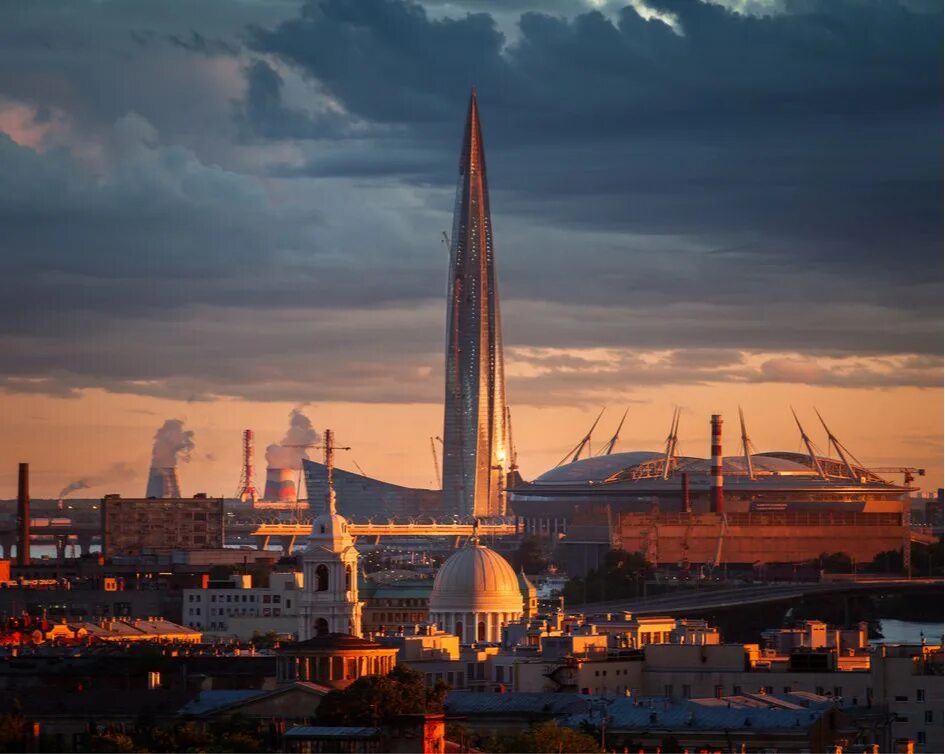 Небоскреб охта центр санкт-петербург. Лахта центр кукуруза. Петербург кукурузина. Лахта-центр в санкт-петербурге кукурузина. Питер башня лахта.
