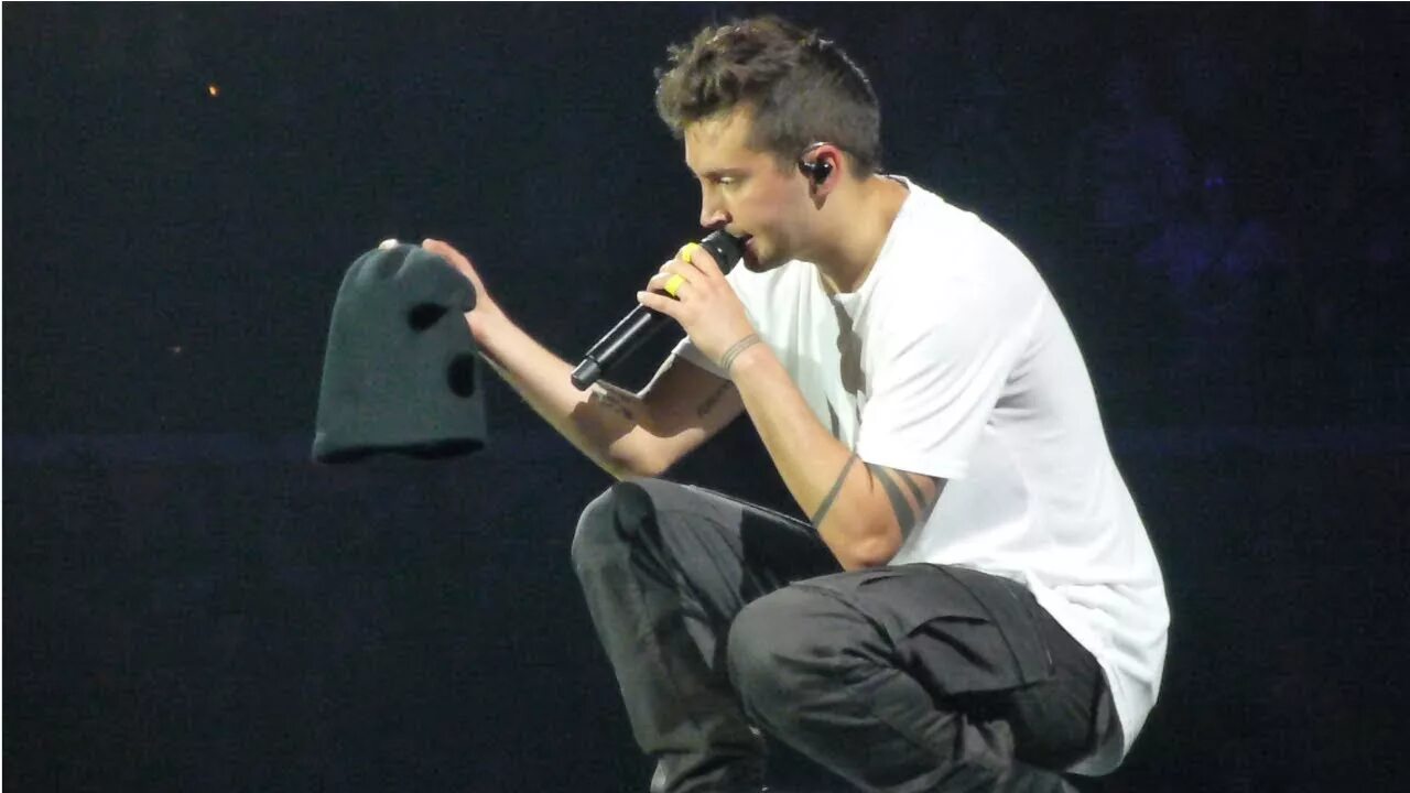 Radio twenty. Car radio twenty one pilots. twenty one pilots car radio live.