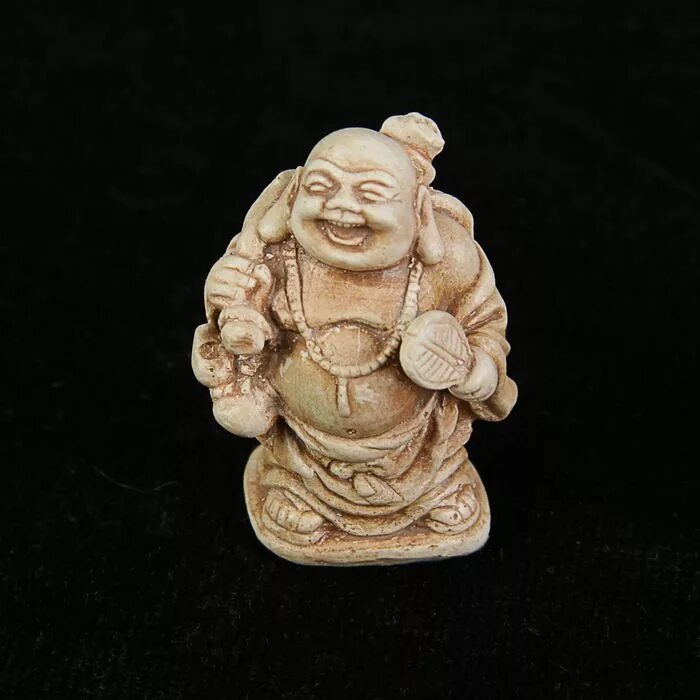 японские фигурки нэцкэ. нэцкэ япония. нэцкэ хотей. нэцке полистоун под бронзу "хотей с чашей монет на монетах". японские семь богов нэцке.