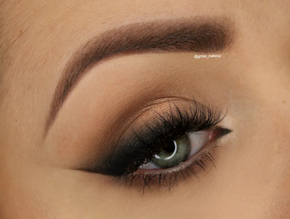 Chelsea Tresidder on Instagram: "TUTORIAL for this look is now up on my YouTube 