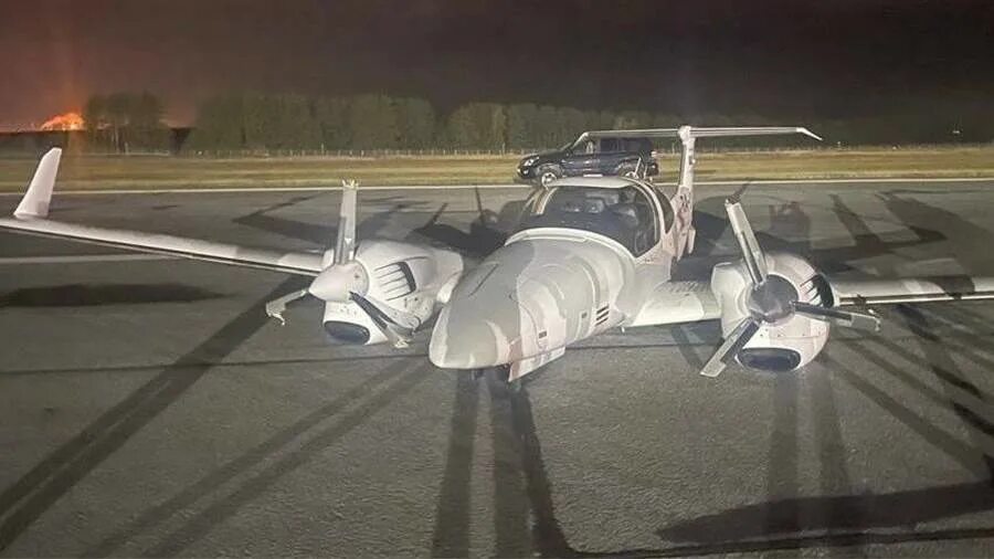 Самолет совершил жесткую. Самолёт даймонд 42. diamond da-42 бегишево. летательные аппараты. российские самолеты.