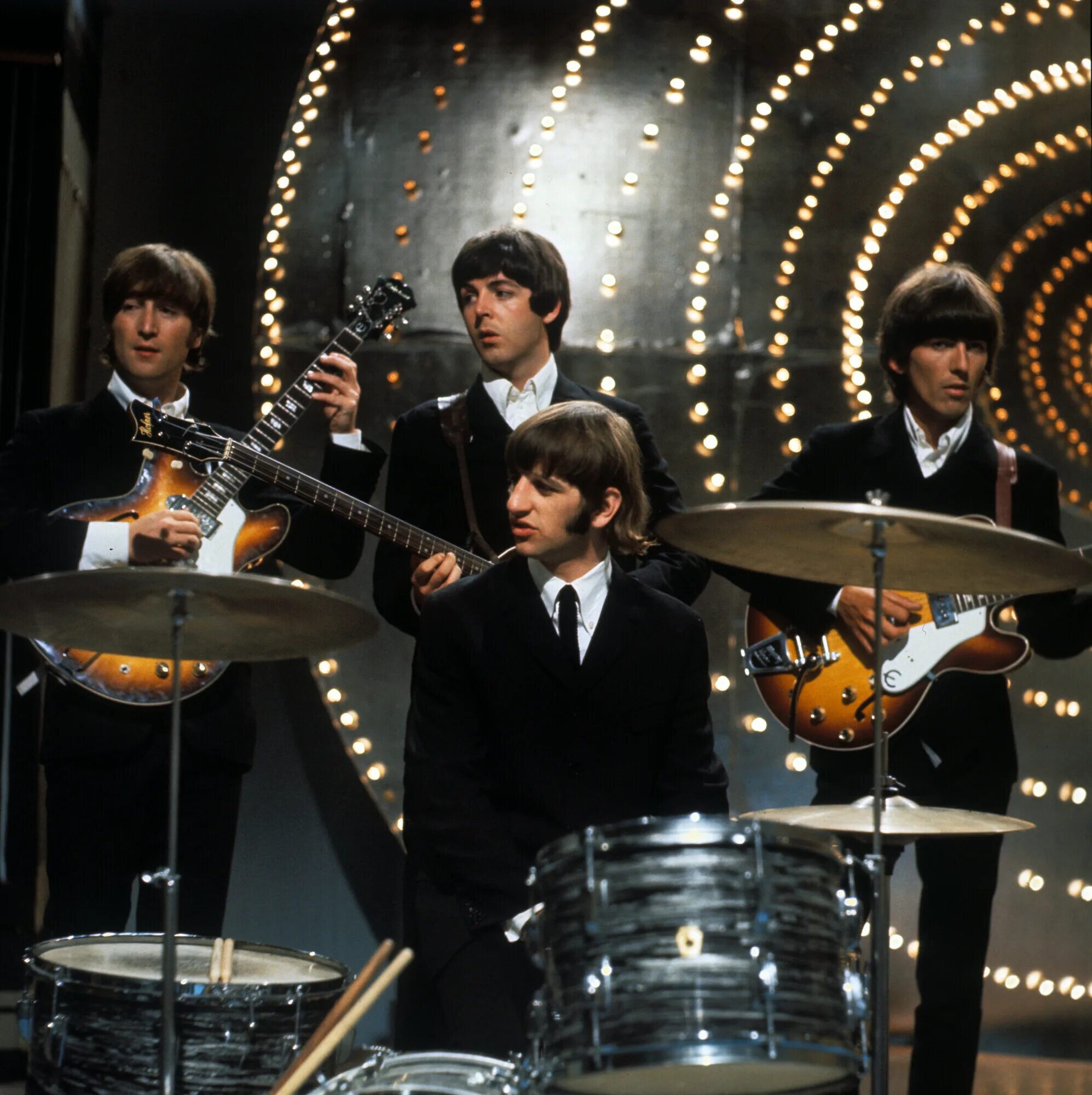 Песни beatles слушать. Ливерпульская четверка Битлз. Квартет Битлз. The Beatles 1963. .Битлз группа Битлз.