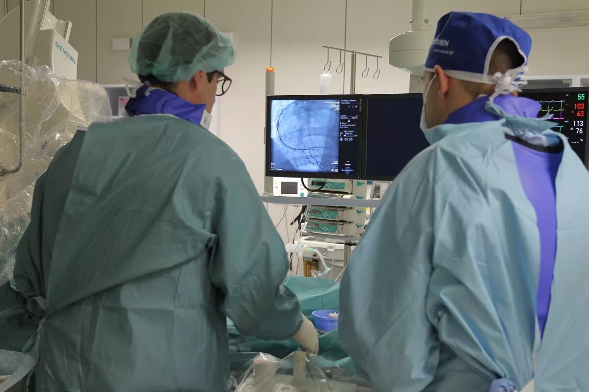 инфаркт какая операция на сердце. операция шунтирование сердца инфаркт. операция на сердце при инфаркте. инфаркт какая операция на сердце. шунтирование сосудов сердца схема.