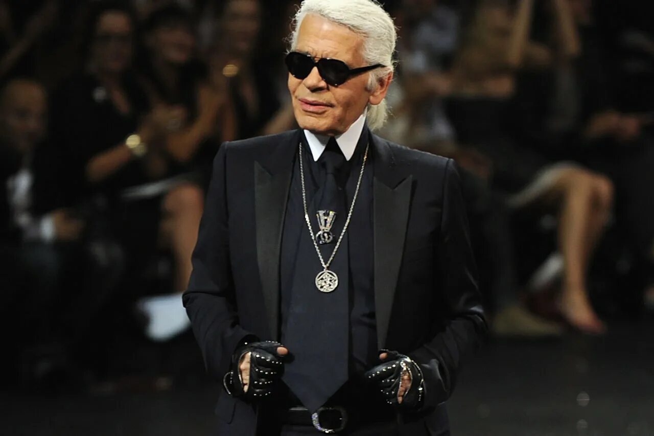 Лагерфельд краснодар. Лагерфельд одежда. Лагерфельд краснодар. Karl lagerfeld shop. Галерея краснодар вкусно и точка.