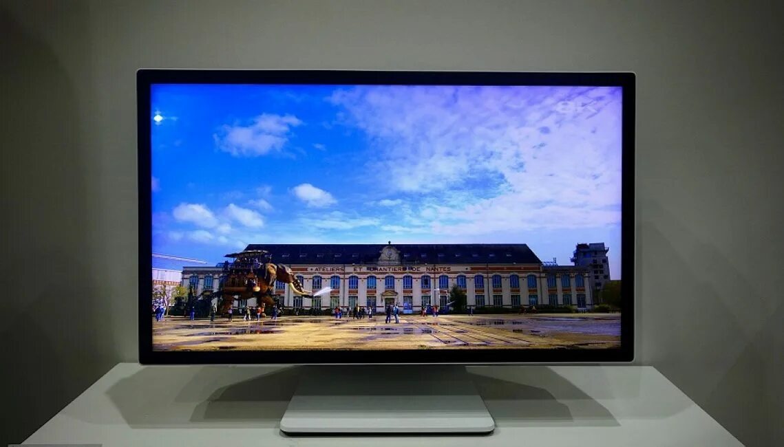 1к монитор. Dell 8k монитор. 7680x4320 монитор. 7680 х 4320 монитор.