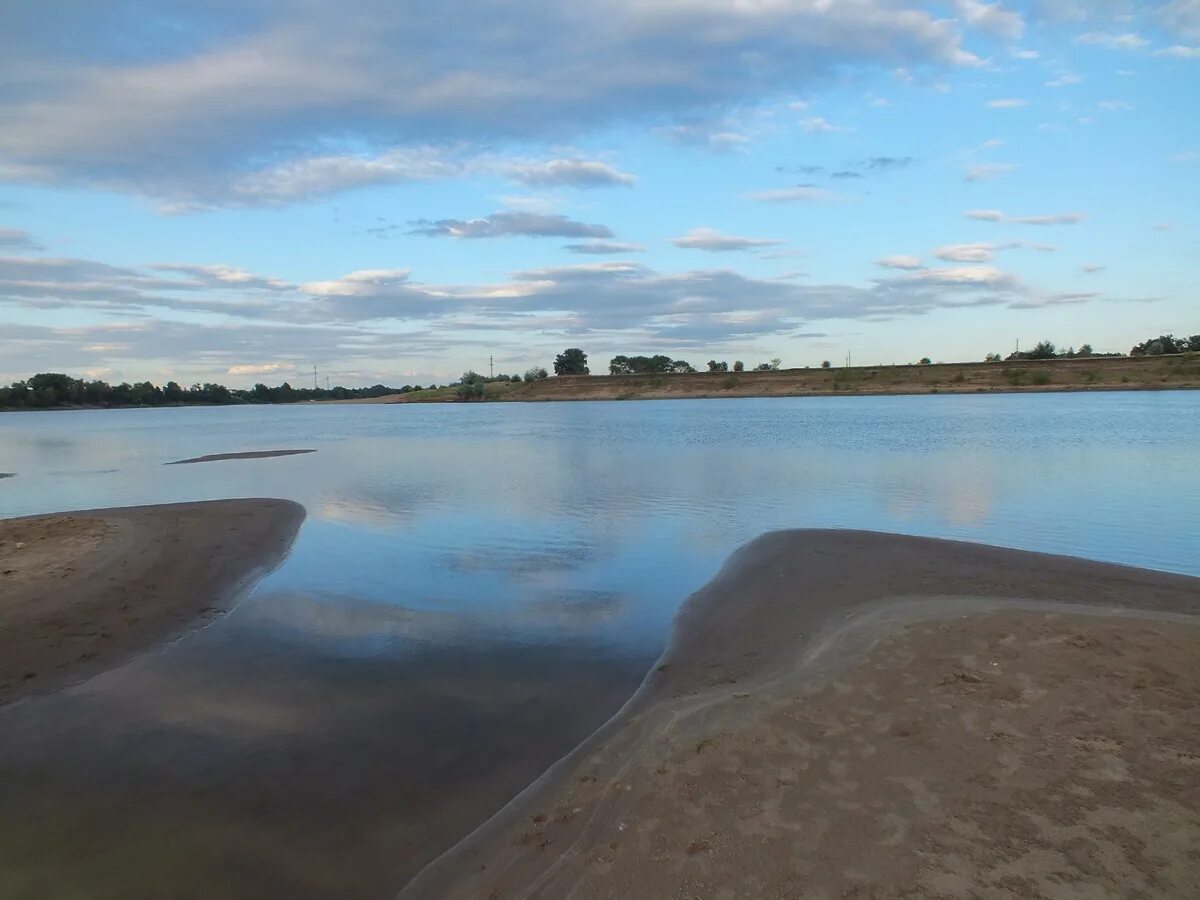 Вода в ахтубе сегодня. Ахтуба река Волгоград. Река Ахтуба Лебяжья Поляна. Озеро Ахтуба. Ахтуба озеро пляж.