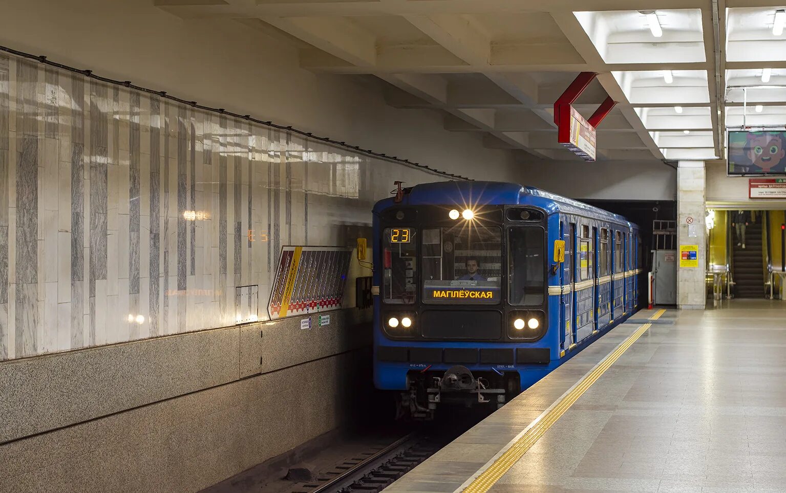 Вагон метро минск. Минский номерной метро. Вагон метро минск. Метровагон 81-717. Stadler m110/m111.