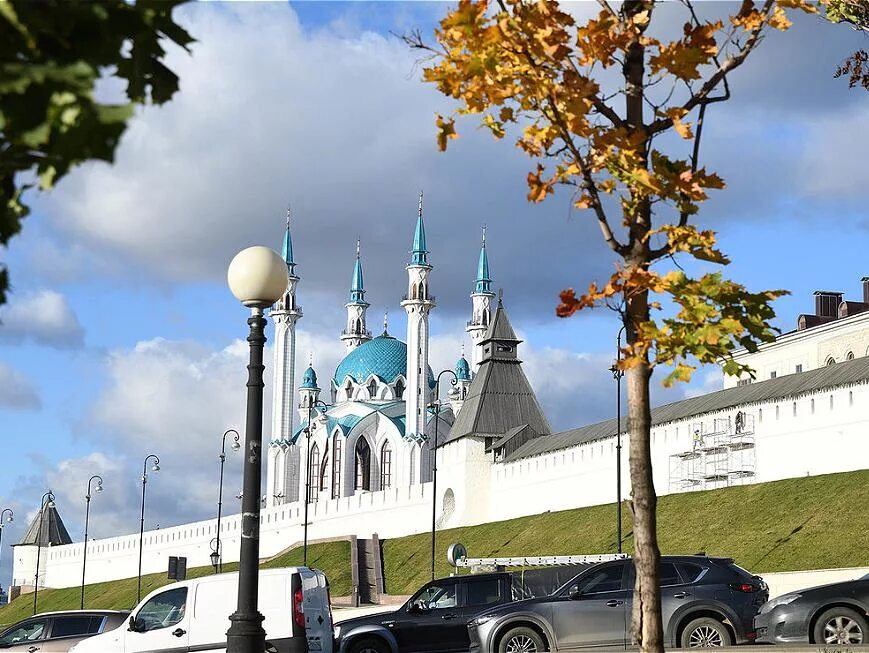 Чаша и кремль казань зима. Казань в ноябре. Казань в ноябре. Кремль казань ночью. Казань в октябре.